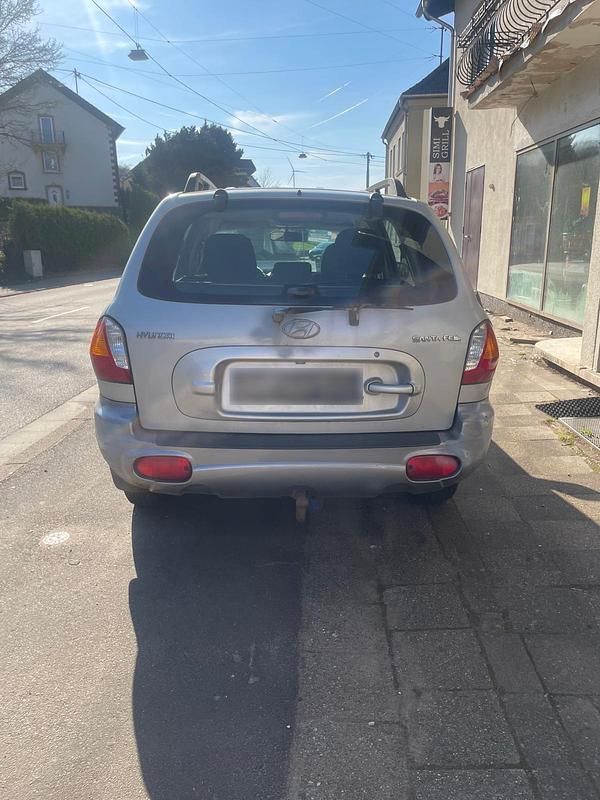 Gebraucht Hyundai Santa Fe 145 PS (106 kW) 2004 Silber SUV