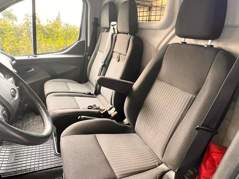 Gebraucht Ford Transit Custom 105 PS (77 kW) 2016 Weiß Van / Kleinbus