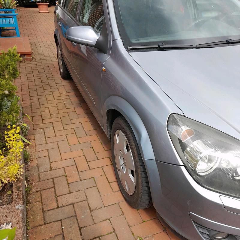 Second-hand Opel Astra 105 CP (77 kW) 2005 Argintiu Break