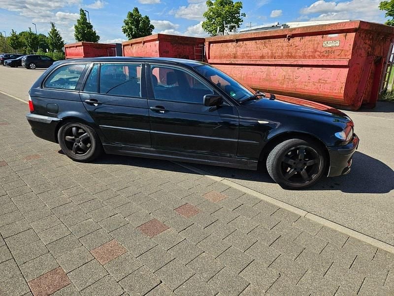 Schwarz Gebraucht 2005 BMW 318 Limousine | 1.750 € (Fairer Preis) - Bild 1/4