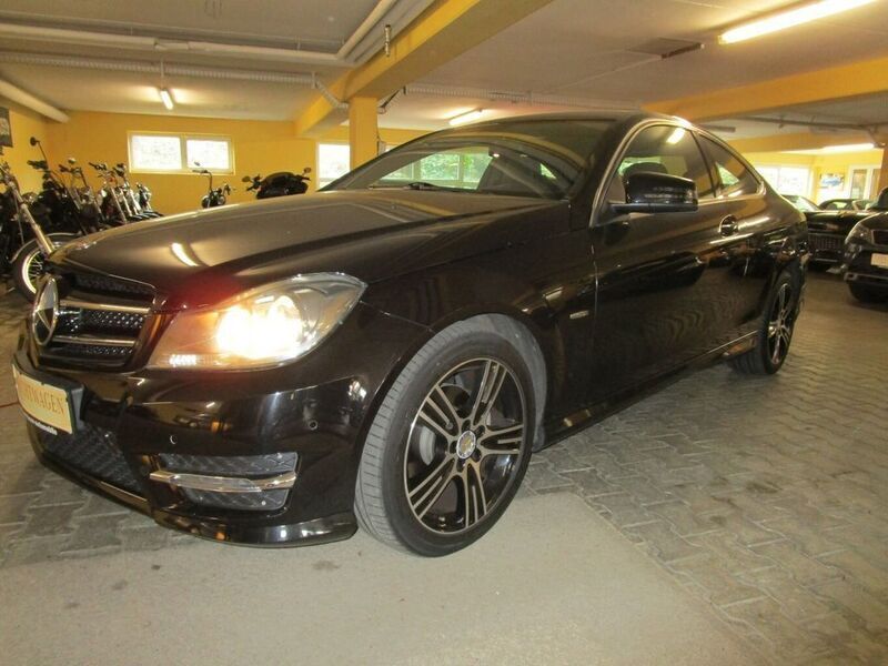 Schwarz Gebraucht 2013 Mercedes C180 AMG Coupé | 16.985 € (Teuer) - Bild 1/4