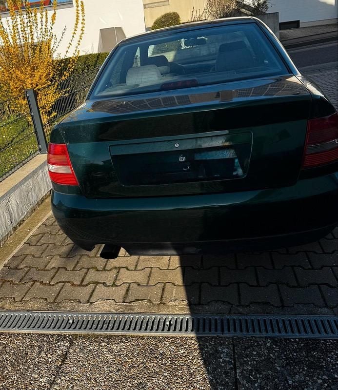 Gebraucht Audi A4 105 PS (77 kW) 1999 Grün Limousine