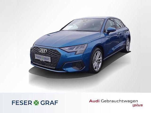 Atollblau metallic Gebraucht 2023 Audi A3 Sportback e-tron Kleinwagen | 23.980 € (Fairer Preis) - Bild 1/4