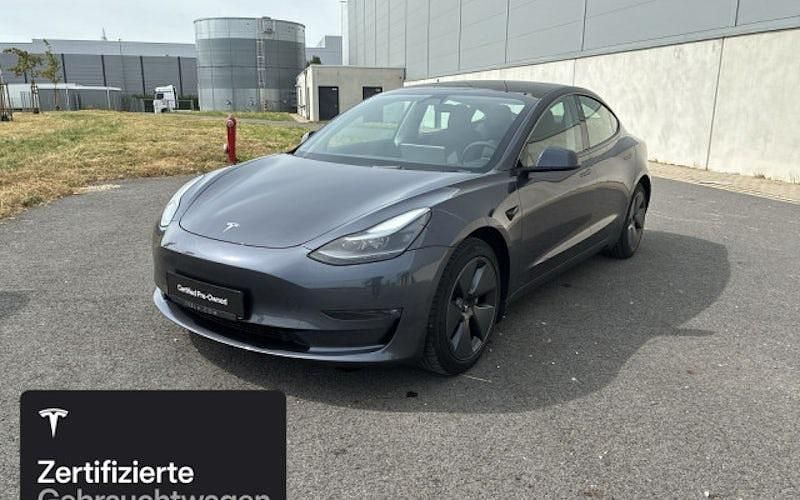 Silber Gebraucht 2021 Tesla Model 3 Long Range Limousine | 31.900 € - Bild 1/4