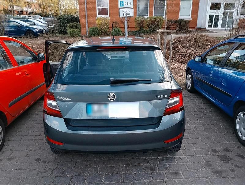 Gebraucht Skoda Fabia 110 PS (80 kW) 2019 Grau Limousine