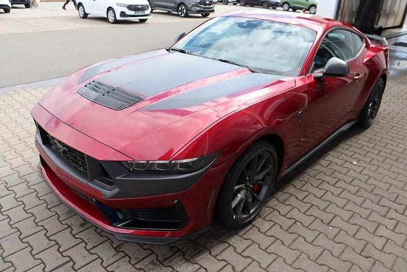 Neu Ford Mustang Dark Horse 454 PS (333 kW) 2026 Molten magenta metallic Coupé