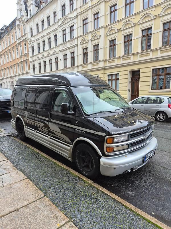 Schwarz Gebraucht 1998 Chevrolet Express Van / Kleinbus | 18.990 € - Bild 1/4