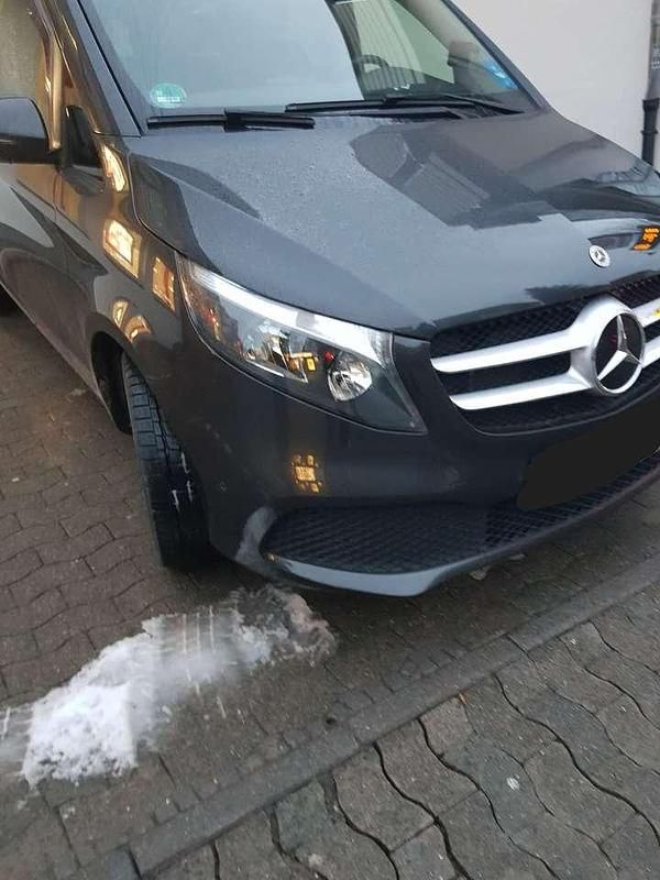 Gebraucht Mercedes V220 Edition 163 PS (119 kW) 2021 Grau Van / Kleinbus