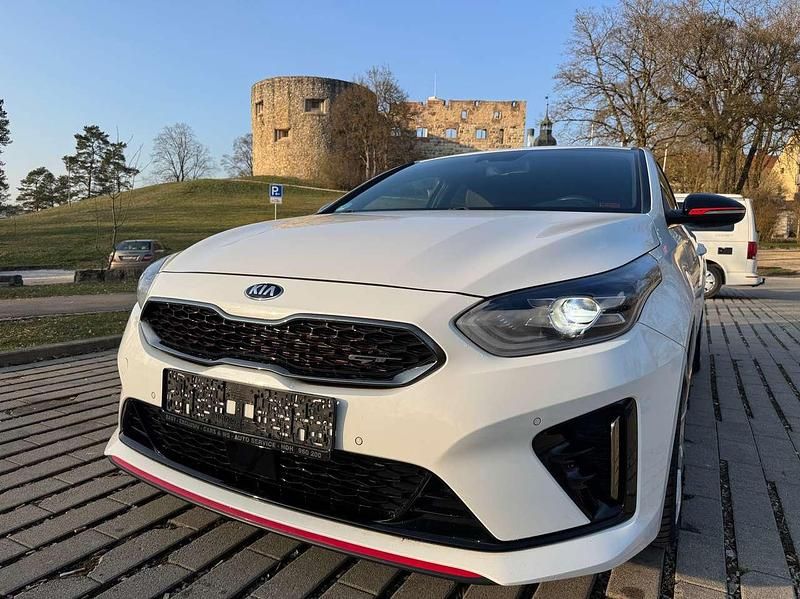 Gebraucht Kia ProCeed GT 204 PS (150 kW) 2019 (hw2) deluxeweiss met. Kombi