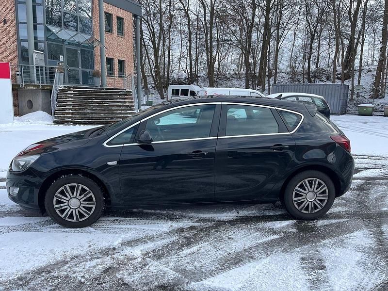 Gebraucht Opel Astra Sport 120 PS (88 kW) 2010 Schwarz Kleinwagen