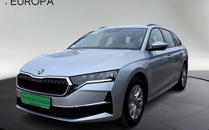 Silber Gebraucht 2025 Skoda Octavia Selection Kombi | 28.800 € (Guter Preis) - Bild 1/4