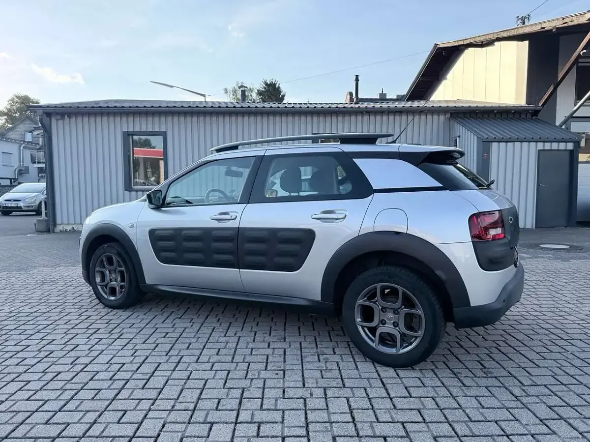 Gebraucht Citroën C4 SELECTION 99 PS (72 kW) 2016 Lackierung aluminiumgrau/met SUV