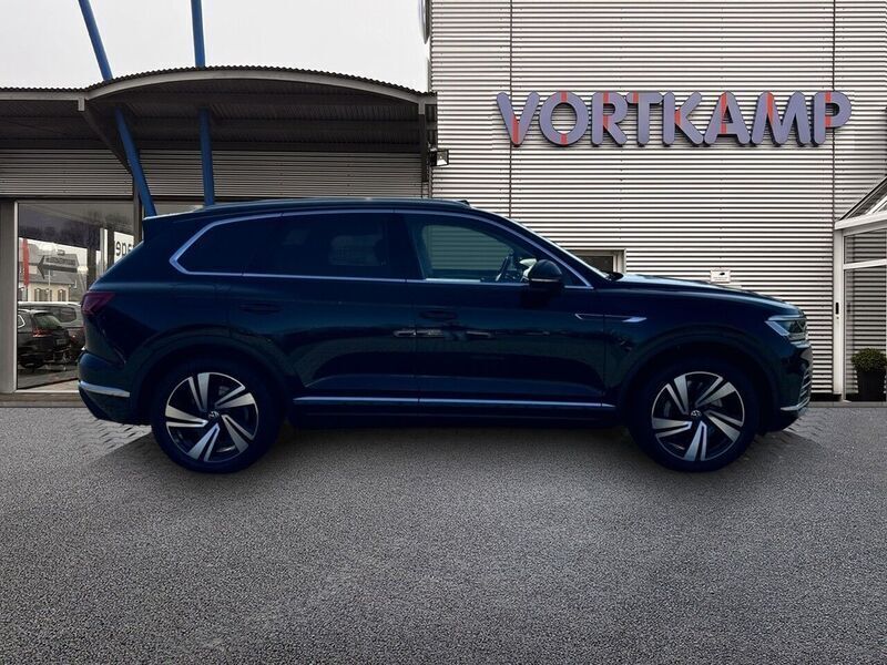 Gebraucht VW Touareg Elegance 381 PS (280 kW) 2020 Deep black perleffekt (metallic) SUV
