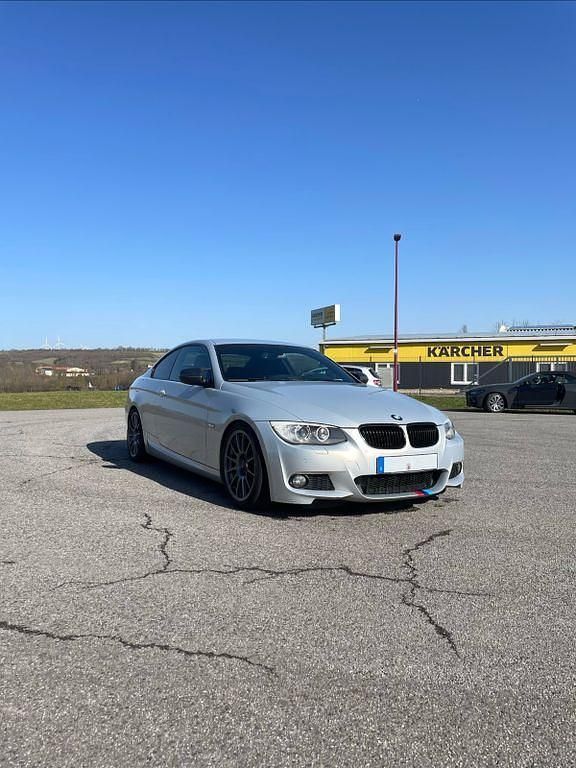 Gebraucht BMW 325 M Performance 280 PS (205 kW) 2011 Silber Coupé