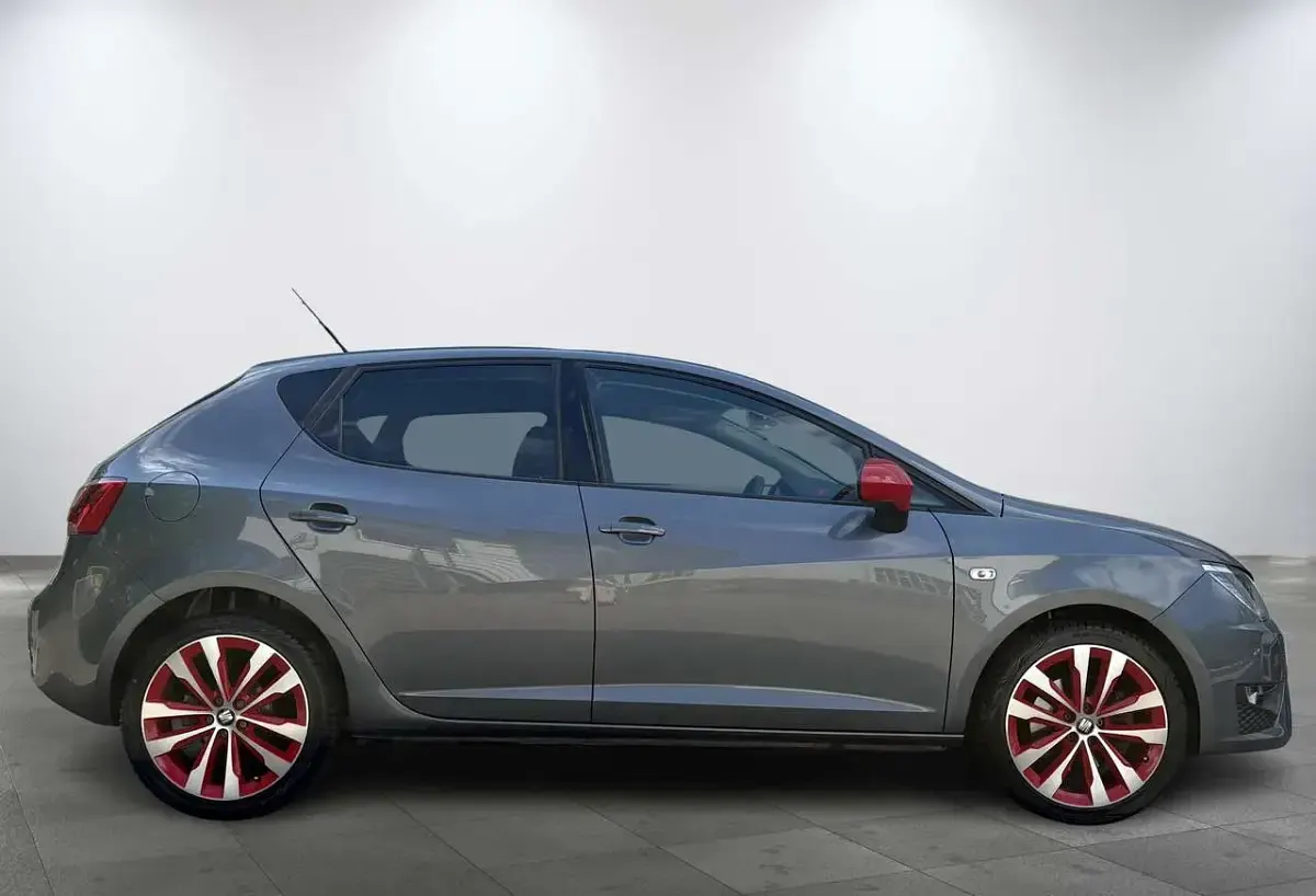 Używany Seat Ibiza FR 110 KM (80 kW) 2017 Szary Hatchback