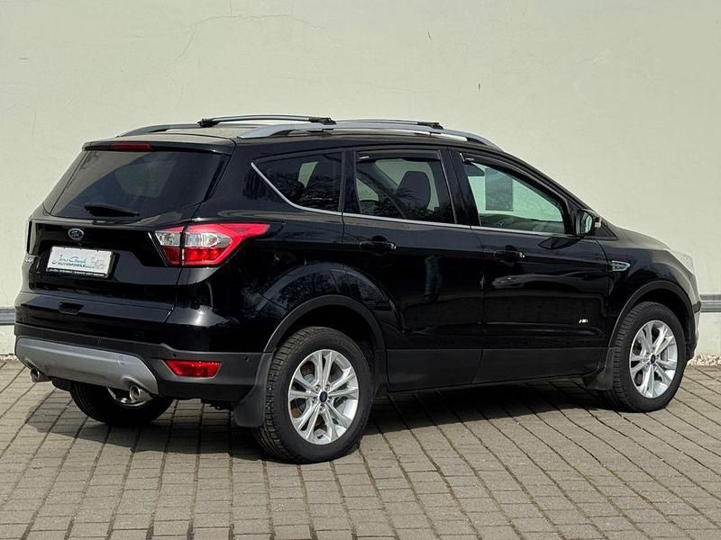 Gebraucht Ford Kuga Titanium 150 PS (110 kW) 2019 Schwarz SUV