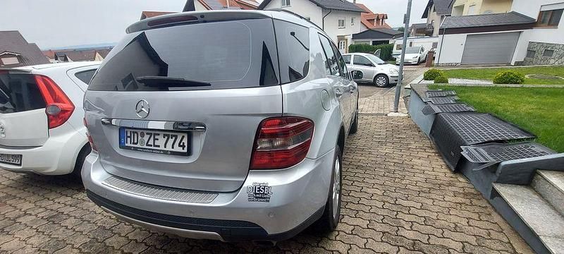 Gebraucht Mercedes ML280 190 PS (139 kW) 2006 Silber SUV