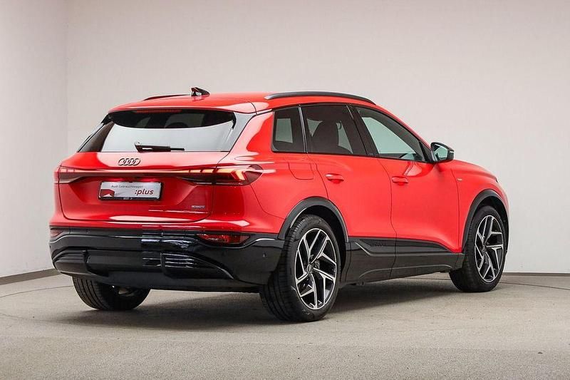 Gebraucht Audi Q6 e-tron S-Line 284 kW (387 PS) 2025 Soneirarot metallic (metallic) SUV