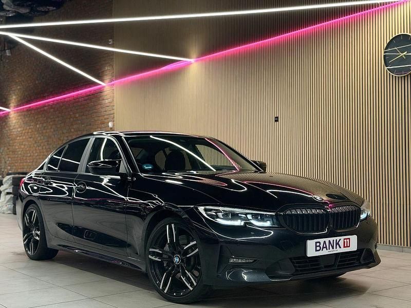 Schwarz Gebraucht 2019 BMW 330 Advantage Limousine | 29.990 € (Teuer) - Bild 1/4
