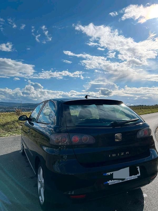 Schwarz Gebraucht 2007 Seat Ibiza Sport Limousine | 750 € (Guter Preis) - Bild 1/4