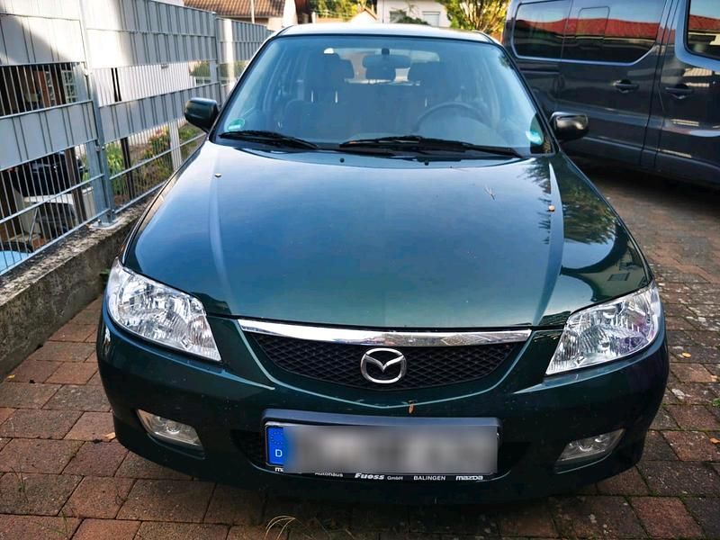 Grün Gebraucht 2002 Mazda 323F Coupé | 850 € (Superpreis) - Bild 1/4