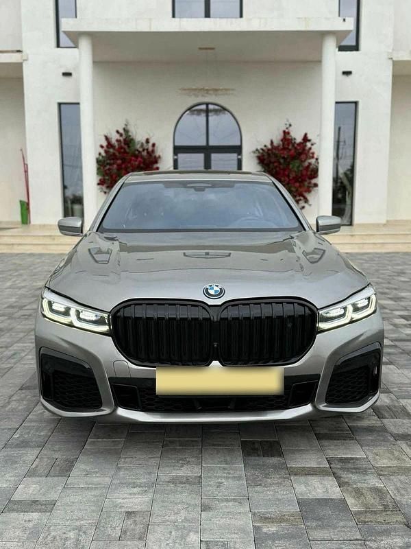 Gebraucht BMW 745e Comfort Edition 394 PS (289 kW) 2022 Grau Limousine