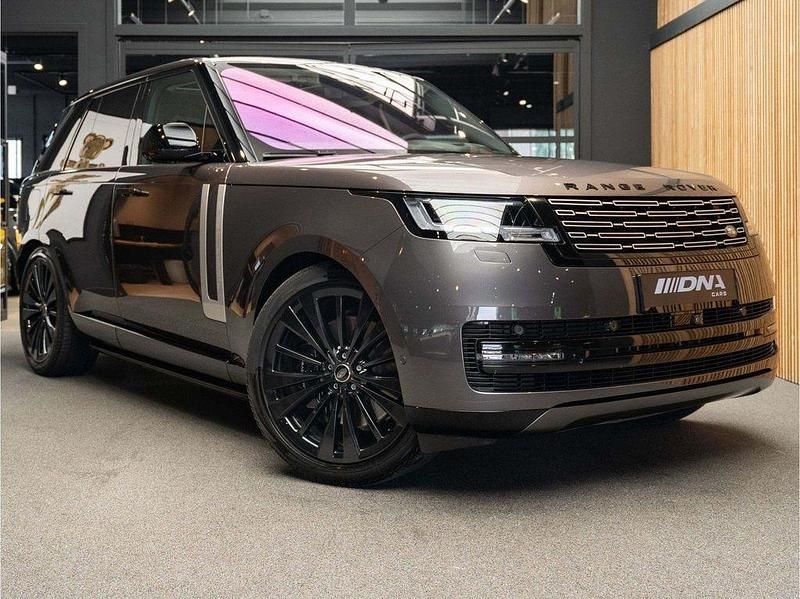 Grau Gebraucht 2022 Land Rover Range Rover First Edition SUV | 179.995 € - Bild 1/4