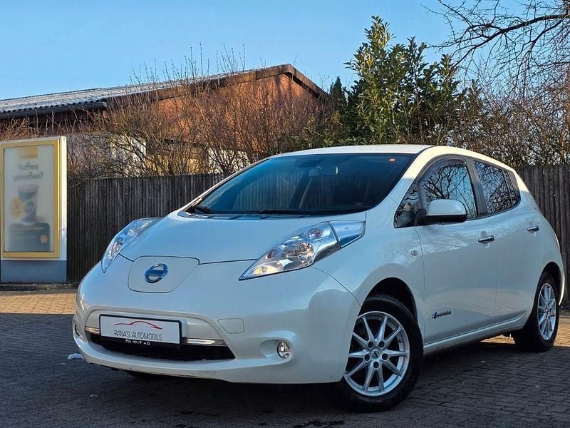Gebraucht Nissan Leaf Acenta 80 kW (109 PS) 2017 Weiß Kleinwagen