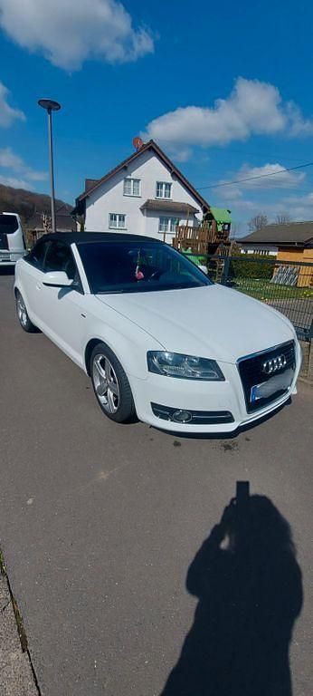 Weiß Gebraucht 2010 Audi Cabriolet Cabrio | 10.600 € - Bild 1/4