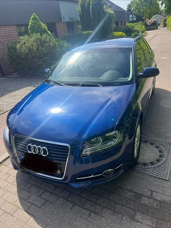 Gebraucht Audi A3 Ambiente 125 PS (91 kW) 2013 Blau Limousine