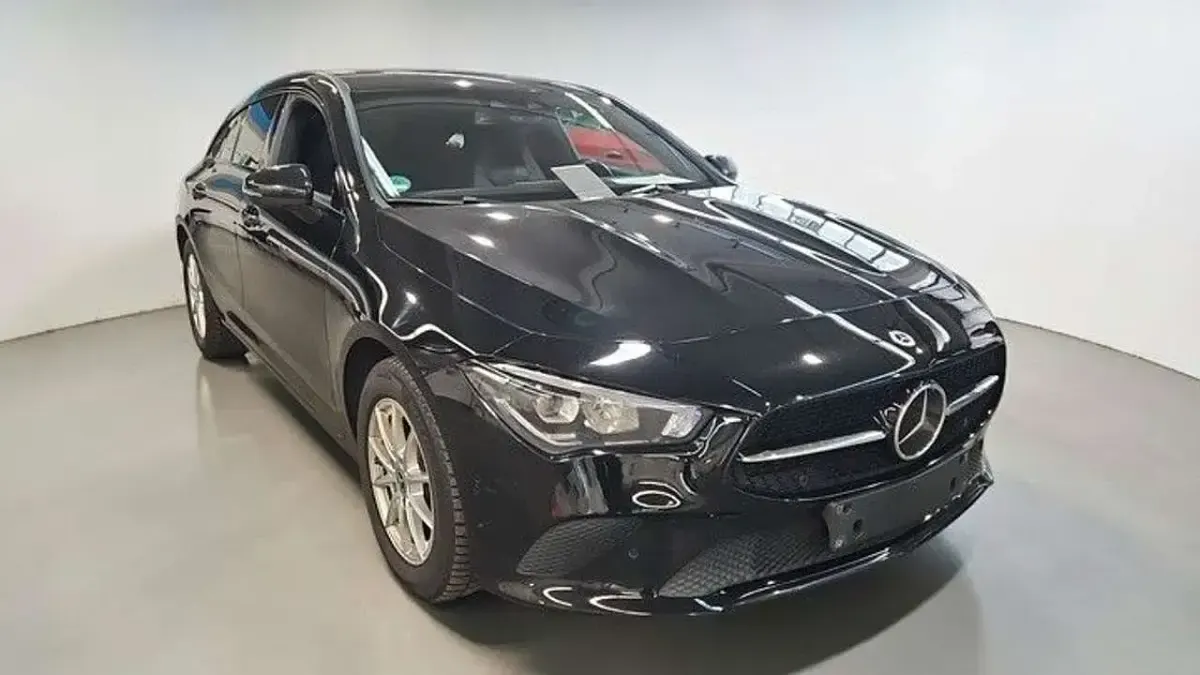 Gebraucht Mercedes CLA200 150 PS (110 kW) 2023 Schwarz Coupé