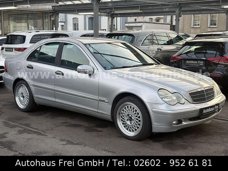 Silber Gebraucht 2003 Mercedes C200 Limousine | 3.490 € (Fairer Preis) - Bild 1/4