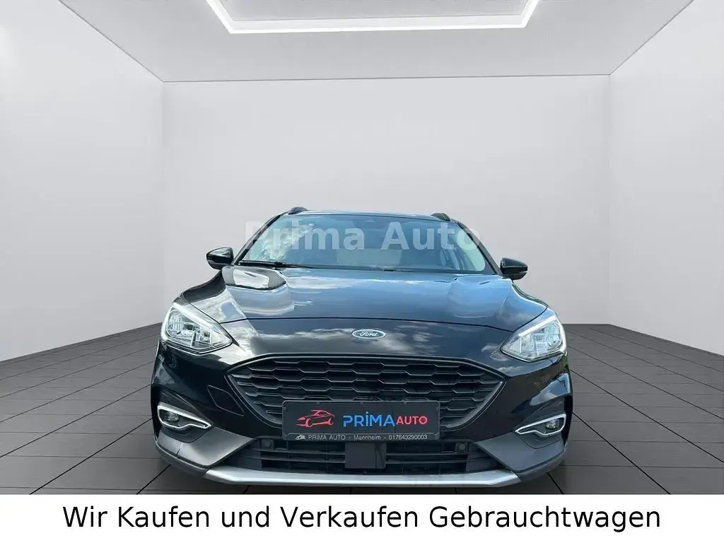 Gebraucht Ford Focus Active 125 PS (91 kW) 2020 Schwarz Limousine