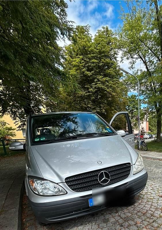 Silber Gebraucht 2008 Mercedes Viano Van / Kleinbus | 8.500 € - Bild 1/4