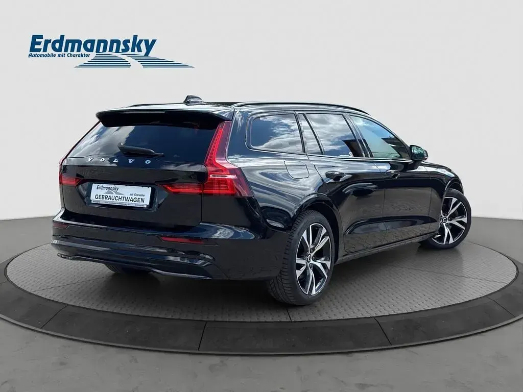 Gebraucht Volvo V60 Plus 197 PS (144 kW) 2024 Schwarz Kombi