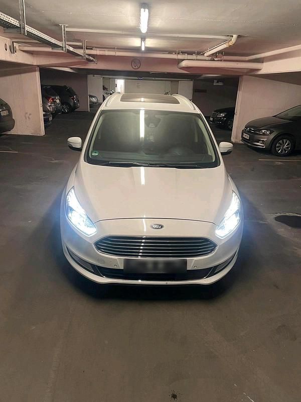 Gebraucht Ford Galaxy 179 PS (131 kW) 2016 Weiß Van / Kleinbus