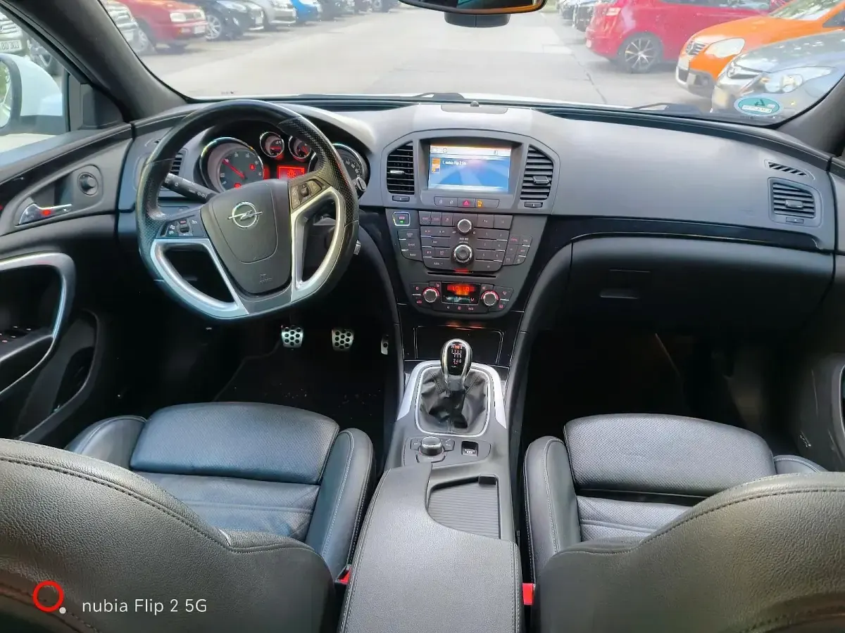 Gebraucht Opel Insignia Sport 194 PS (142 kW) 2012 Weiß Limousine