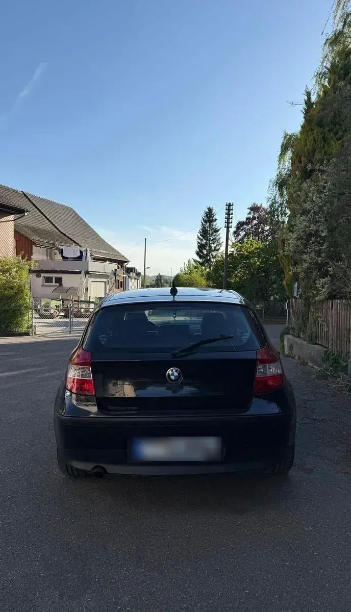 Gebraucht BMW 116 116 PS (85 kW) 2005 Schwarz Kleinwagen