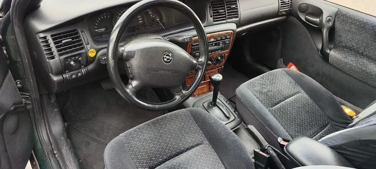 Gebraucht Opel Vectra 136 PS (100 kW) 1997 Grün Limousine
