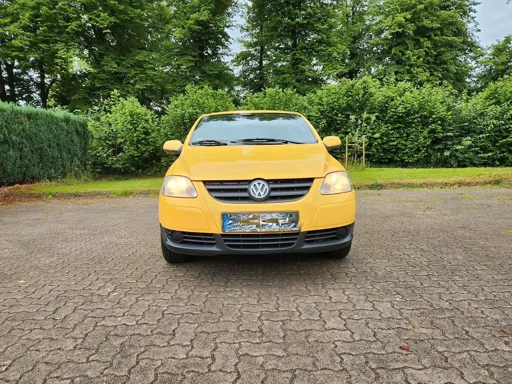 Gebraucht VW Fox 54 PS (39 kW) 2006 Gelb Kleinwagen