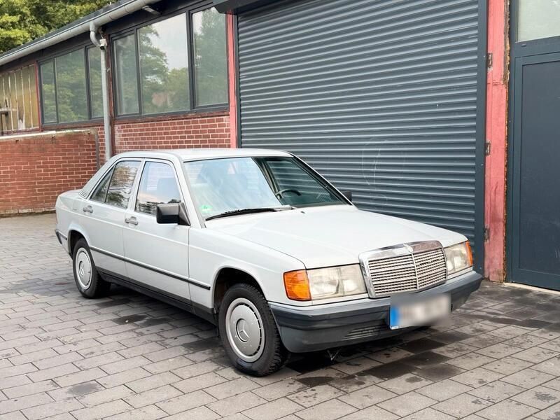 Silber Gebraucht 1983 Mercedes 190 Limousine | 5.000 € - Bild 1/4