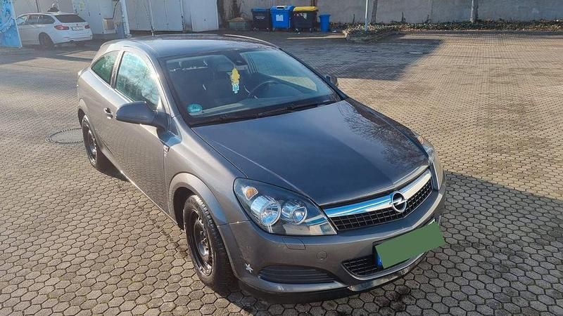 Grau Gebraucht 2010 Opel Astra GTC Edition Coupé | 1.900 € (Superpreis) - Bild 1/4