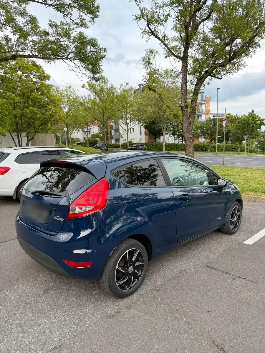Gebraucht Ford Fiesta 97 PS (71 kW) 2009 Blau Kleinwagen
