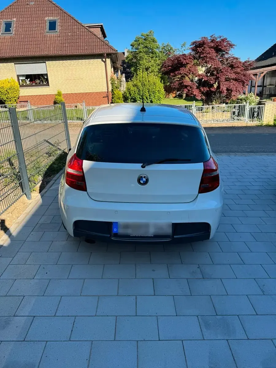 Gebraucht BMW 116 122 PS (89 kW) 2010 Weiß Kleinwagen