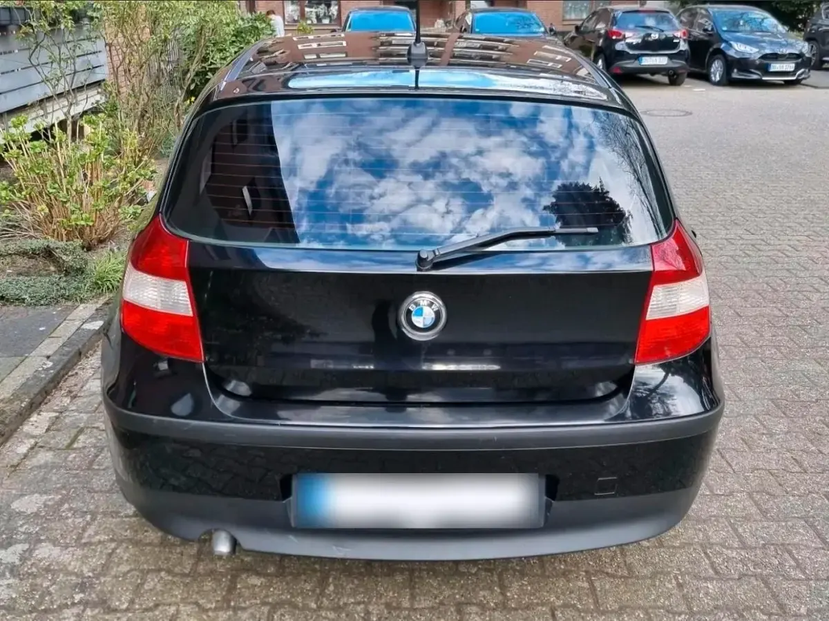 Gebraucht BMW 118 122 PS (89 kW) 2004 Schwarz Kleinwagen