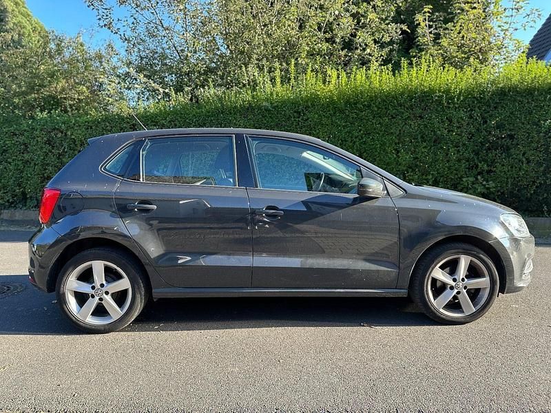 Grau Gebraucht 2015 VW Polo Comfortline Kleinwagen | 5.399 € (Guter Preis) - Bild 1/4
