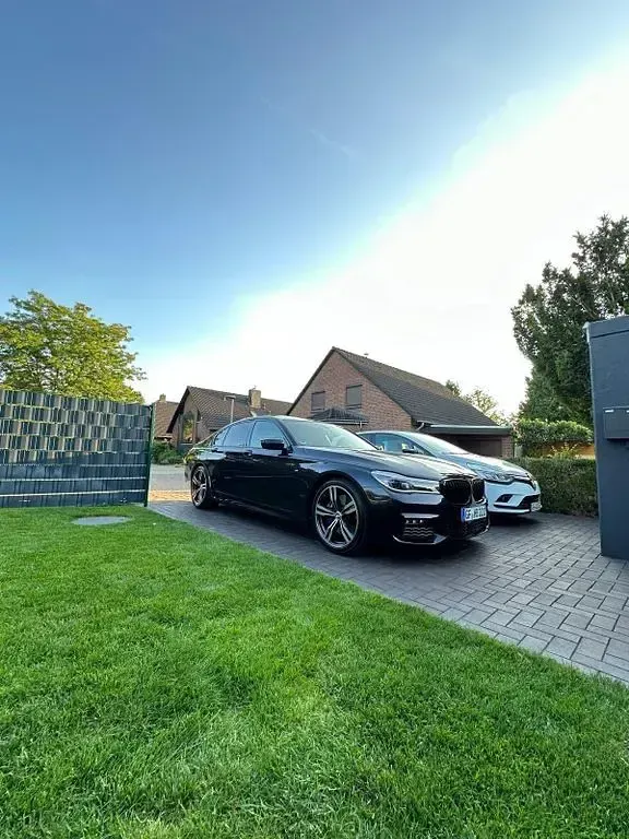 Gebraucht BMW 740 Performance 320 PS (235 kW) 2017 Schwarz Limousine