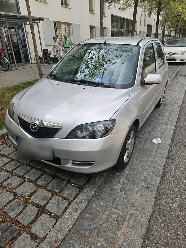 Silber Gebraucht 2006 Mazda 2 Kleinwagen | 990 € (Superpreis) - Bild 1/4
