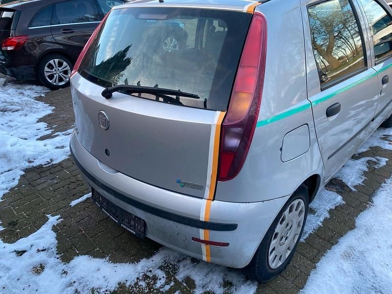 Gebraucht Fiat Punto 54 PS (39 kW) 2010 Silber Kleinwagen