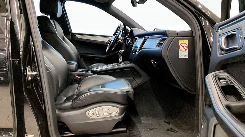 Gebraucht Porsche Macan Turbo Performance Package 441 PS (324 kW) 2017 Tiefschwarz SUV